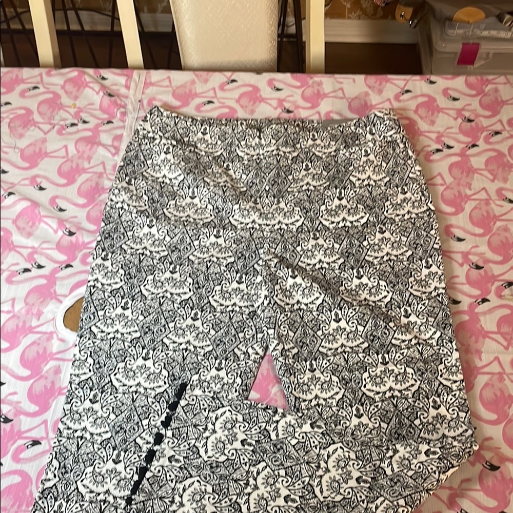 Chico's Black and White Patterned Cropped Pants